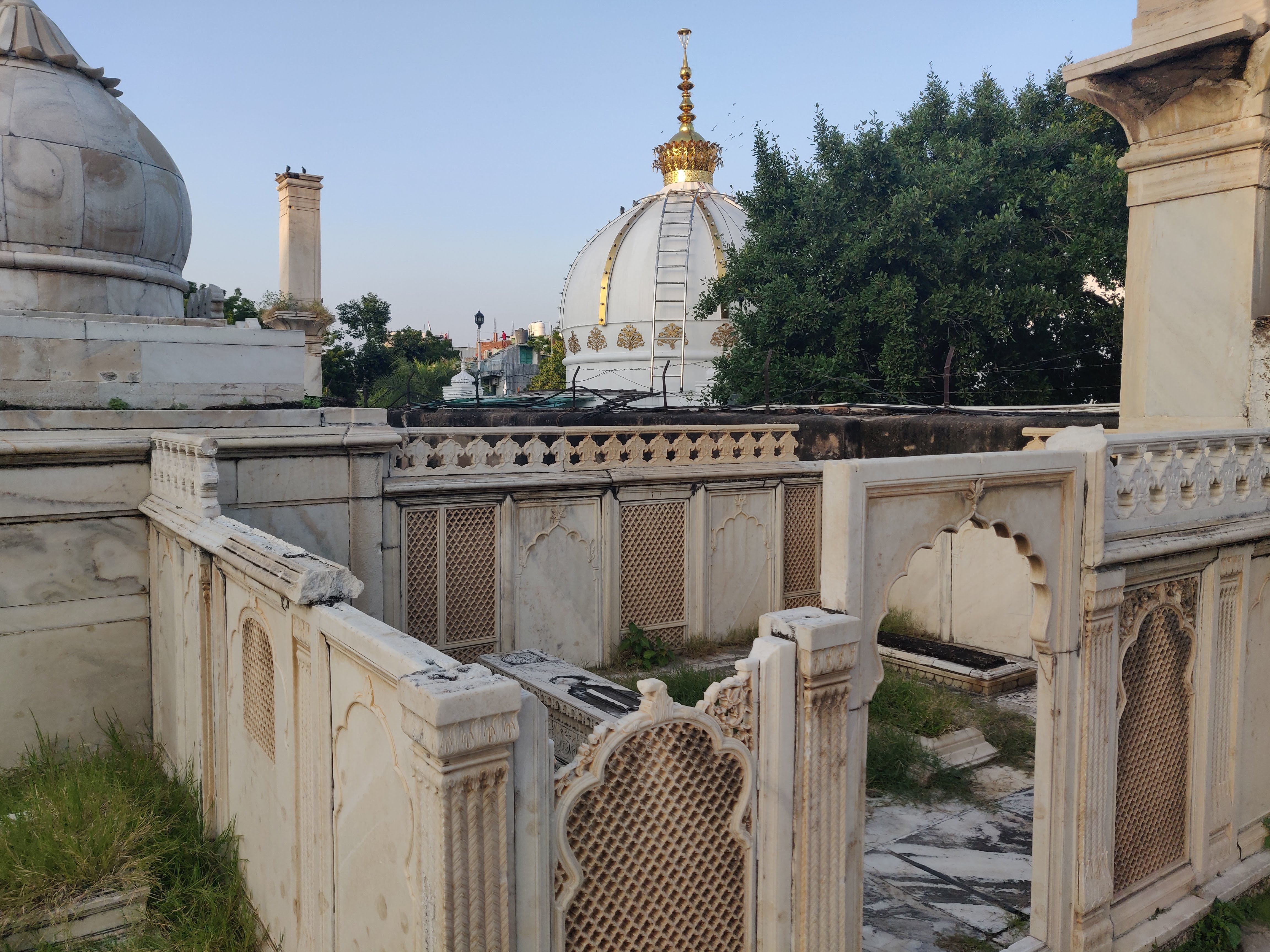 The Empty Grave of the Last Mughal: Bahadur Shah Zafar’s Last Wish in Mehrauli.
